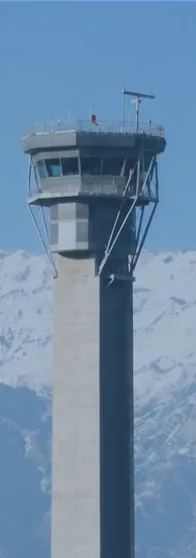 Torre de control de un aeropuerto en Chile