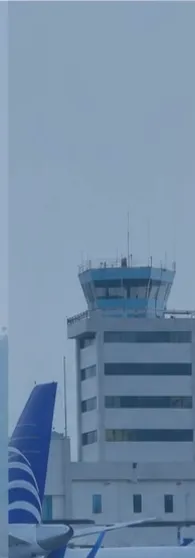 Torre de control de un aeropuerto en Panamá